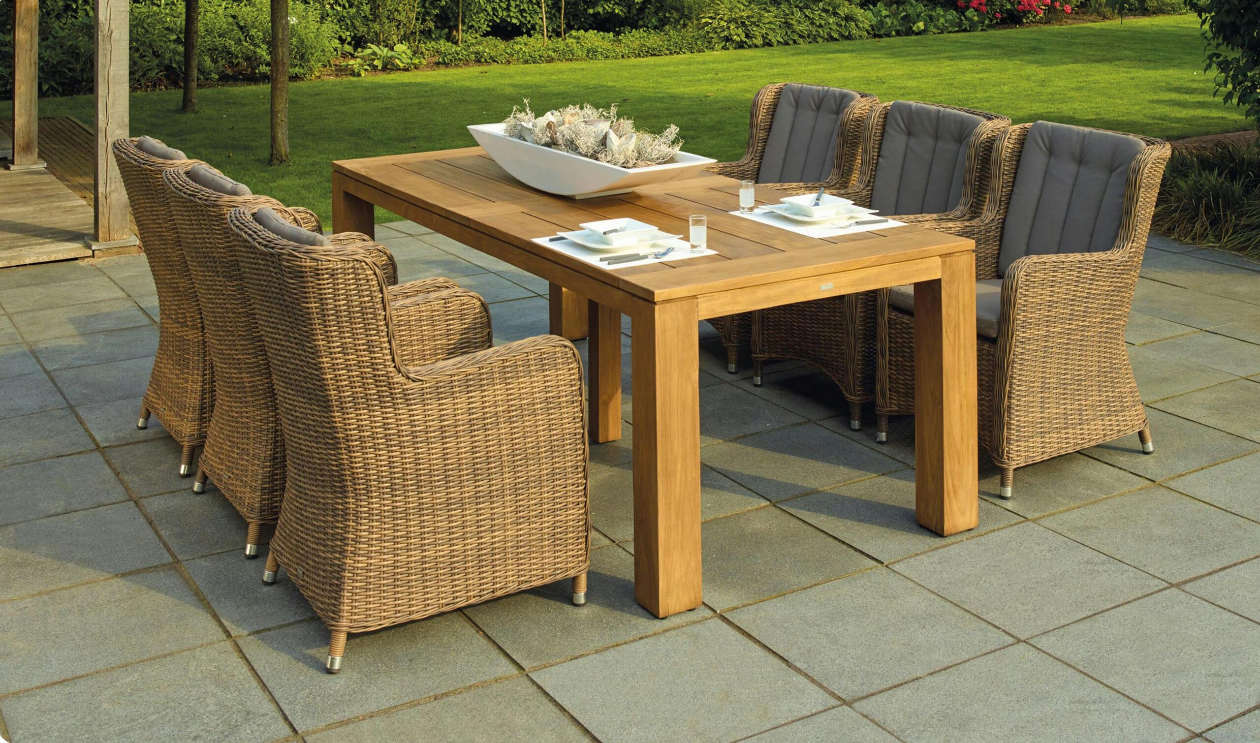 Outdoor table and chairs